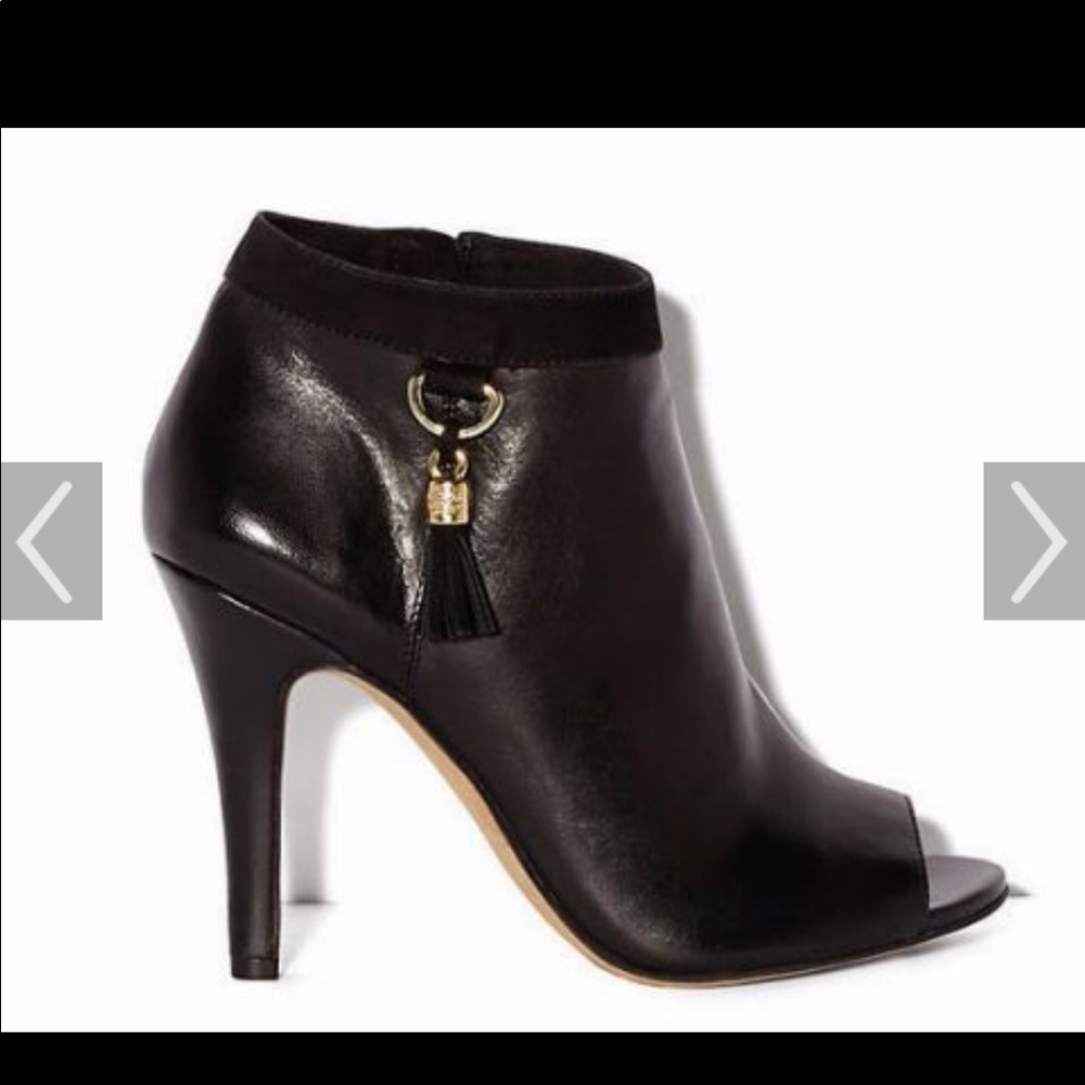 Vince Camuto Kevia Bootie / Size 10